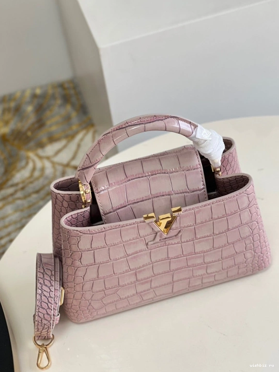 WIS CAPUCINES BB VUITTON LOUIS 0308